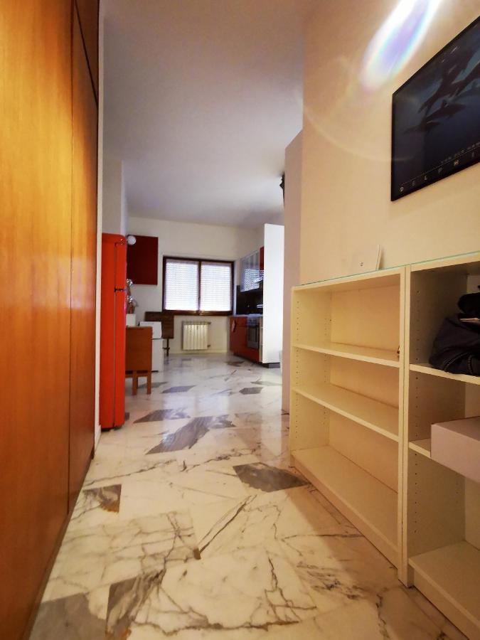 Rouge Studio - 10 Min From Vatican Apartamento Roma